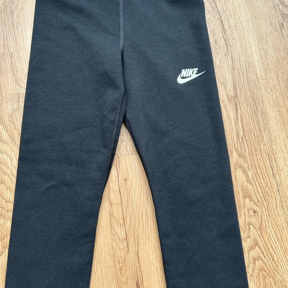 Nike Kids Black Leggings - Picture 2 of 7